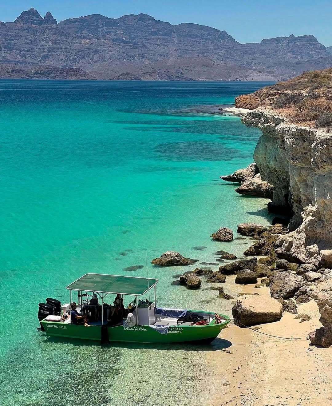 Un viaje a Loreto es lo que hace falta para comenzar mayo con toda la actitud.

¿Qué lugares visitarás este mes? 

📸: @guia_loretobcs

#abzturístico #másqunarevista #Loreto #traveler