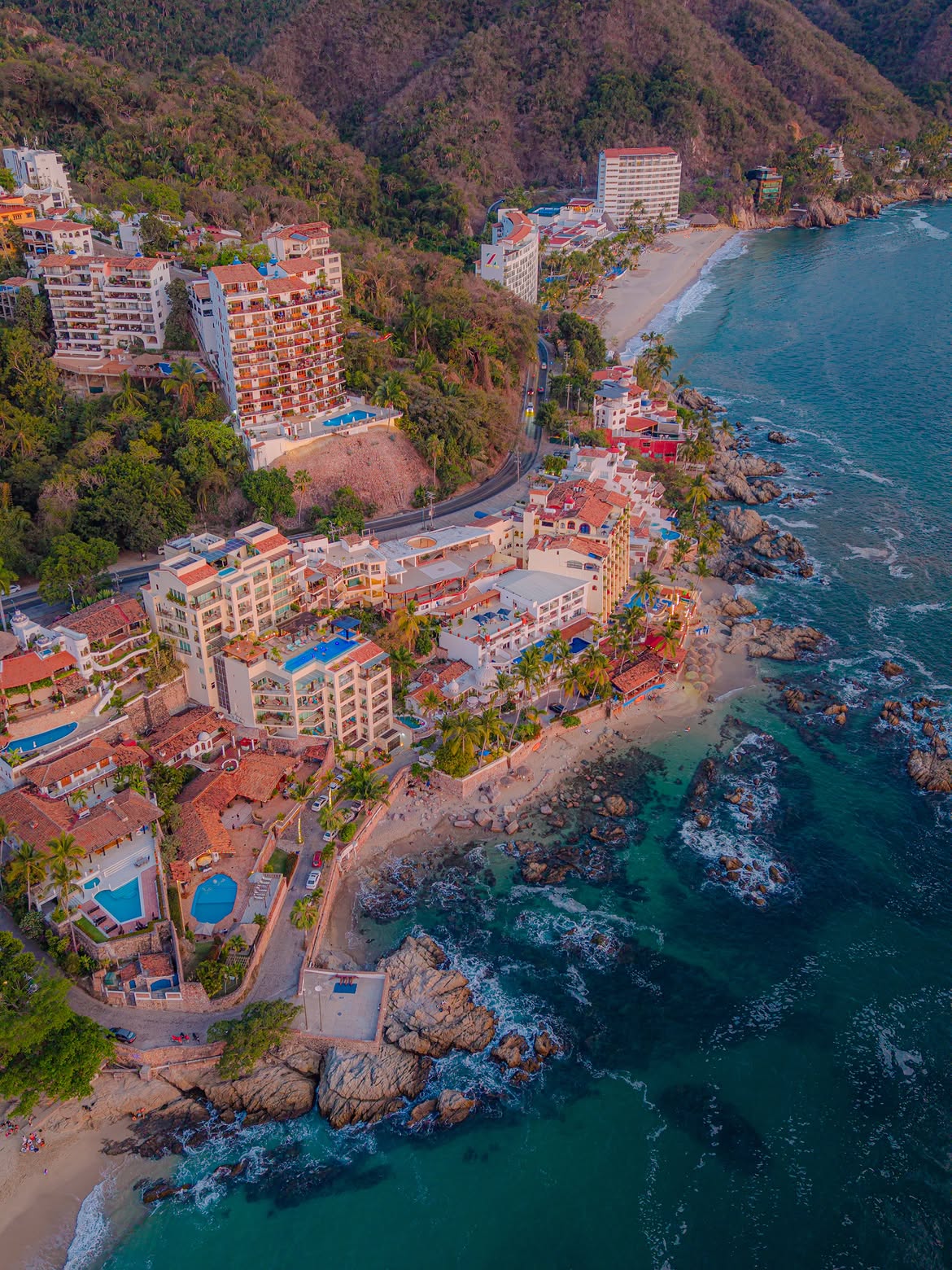 Puerto Vallarta siempre tiene una razón para enamorarte.

📸: @visitpuertovallarta

#abzturístico #másqueunarevista