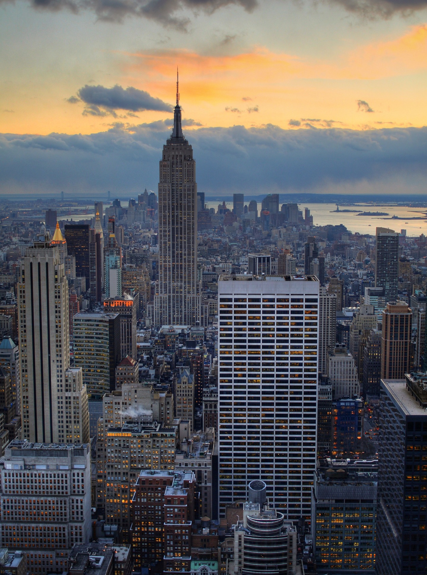 ¿Cuál es su ciudad favorita en el mundo?

#abzturístico #másqueunarevista #Manhattan #bigcity