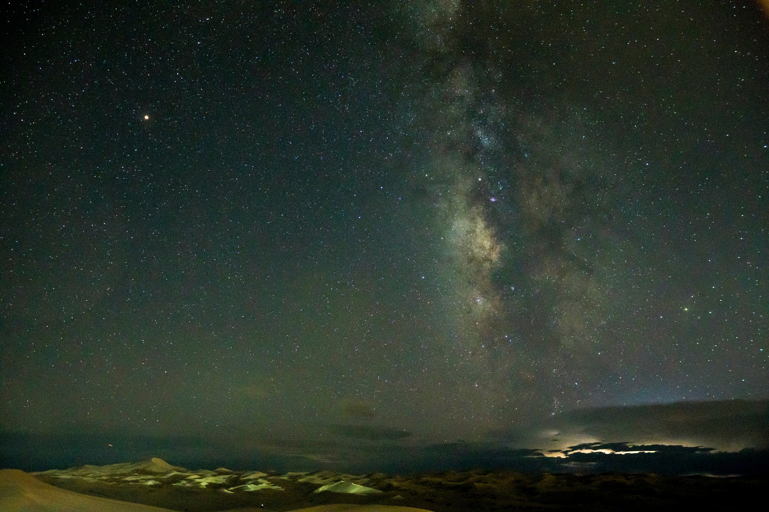 Hay postales que son imposibles de creer, como mirar las estrellas en las dunas de Samalayuca en Chihuahua. 

#abzturístico #másqueunarevista