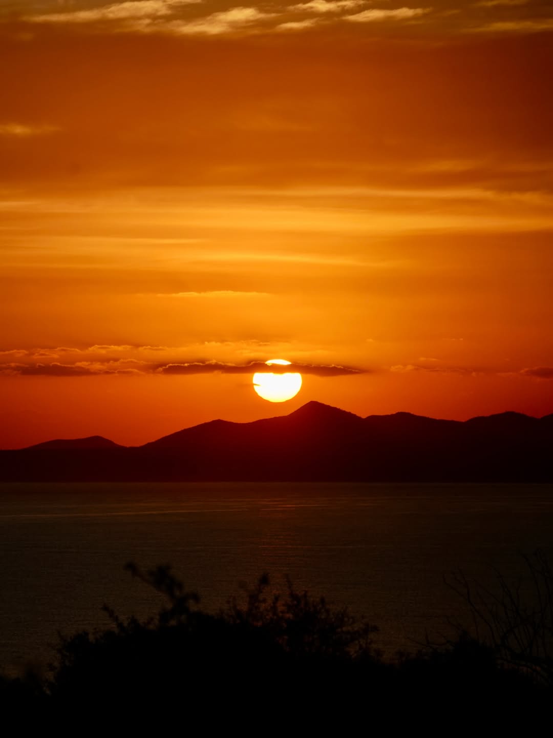 Nada como un bello amanecer, para iniciar el año con la mejor energía.

📸: @albertoalexander_

#abzturístico #másqueunarevista