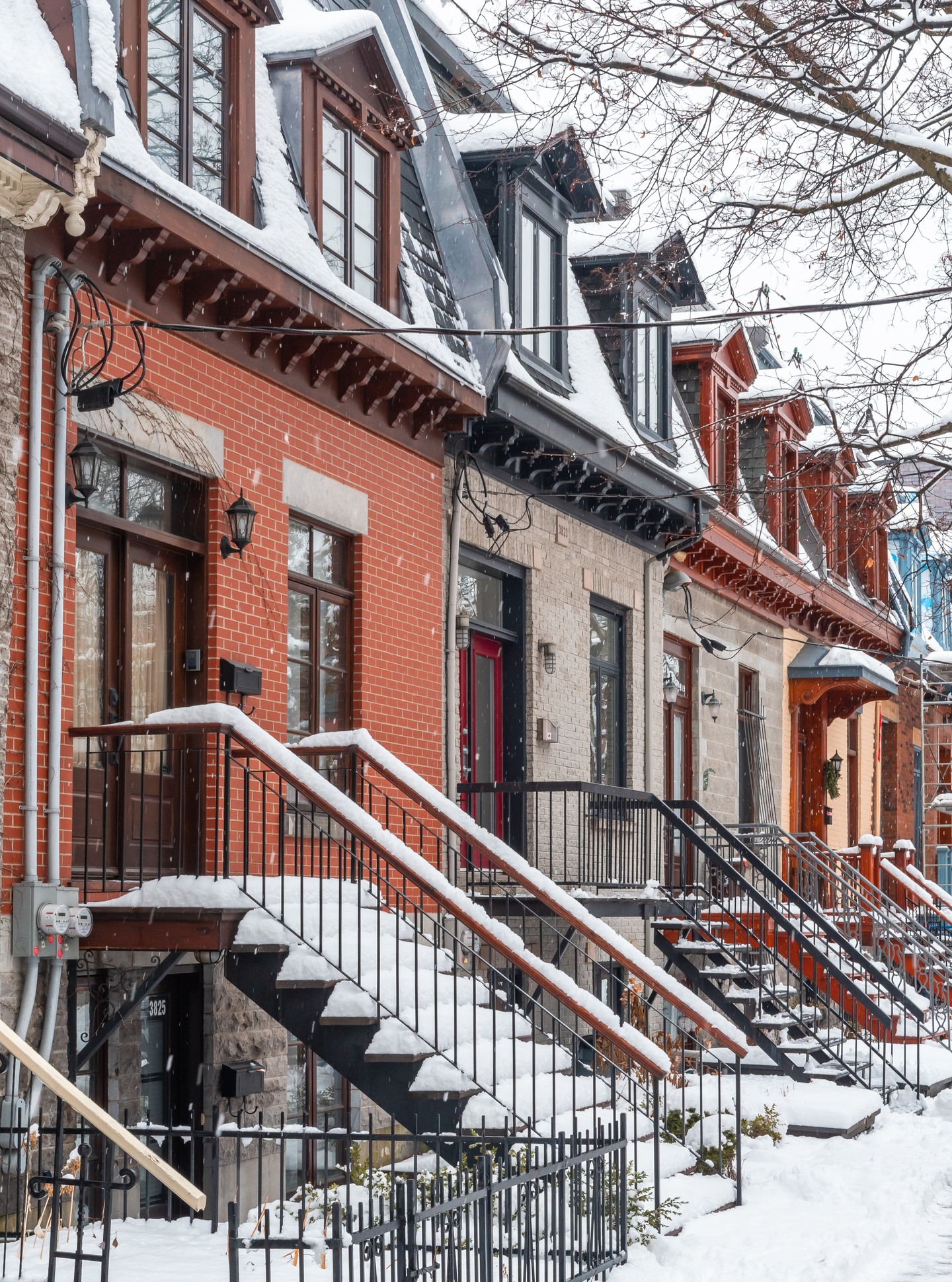 Montreal es una ciudad de contrastes armoniosos, donde su arquitectura antigua convive con su modernidad. La multiculturalidad se nota en el instante en que las conversaciones comienzan y también se refleja en la comida, la música, los festivales y la forma en que la ciudad celebra todo el año.

¿Conoces la ciudad?

#abzturístico #másuqueunarevista #Montreal #Canadá